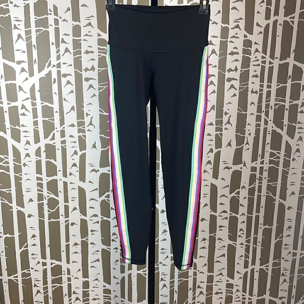 Old Navy Active Black Go-Dry 7/8 Leggings with Rainbow Ribbon Side Stripe sz XS